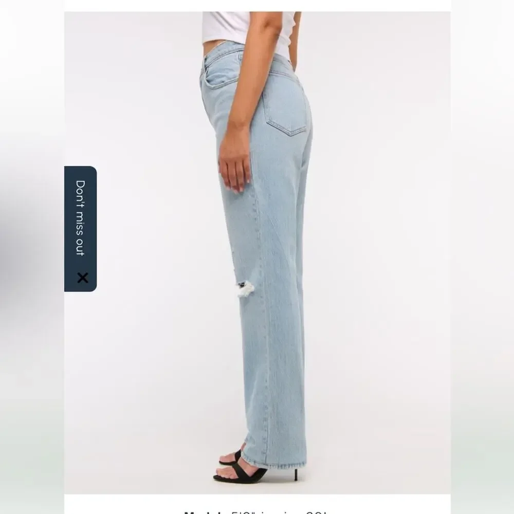 Abercrombie The 90’s Straight Ultra High Rise Blow Out Knee Jeans